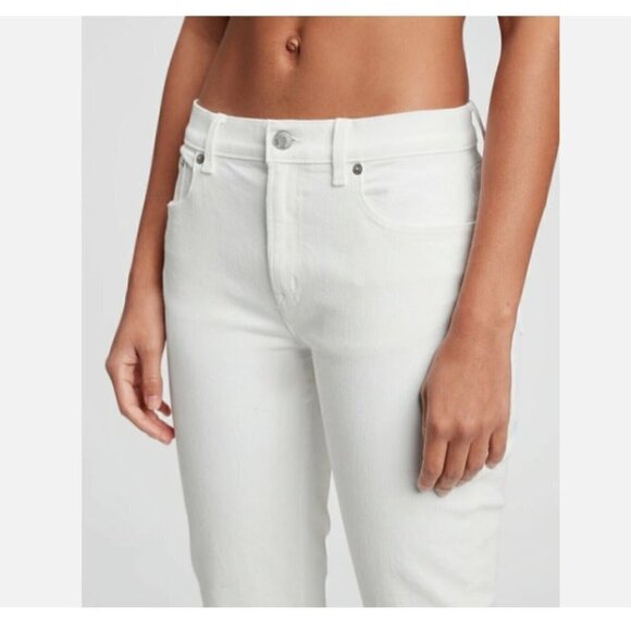 GAP Mid-Rise White Girlfriend Plus Size 18/34 Jeans RETAIL $80 - Picture 4 of 5